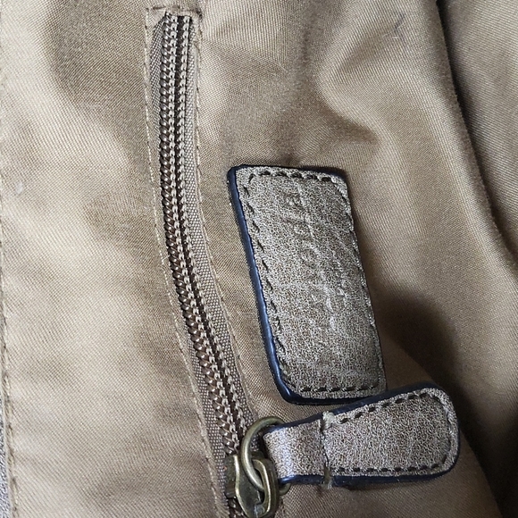 VIMODA WOVEN FAUX LEATHER CONVERTIBLE BAG - Picture 7 of 15